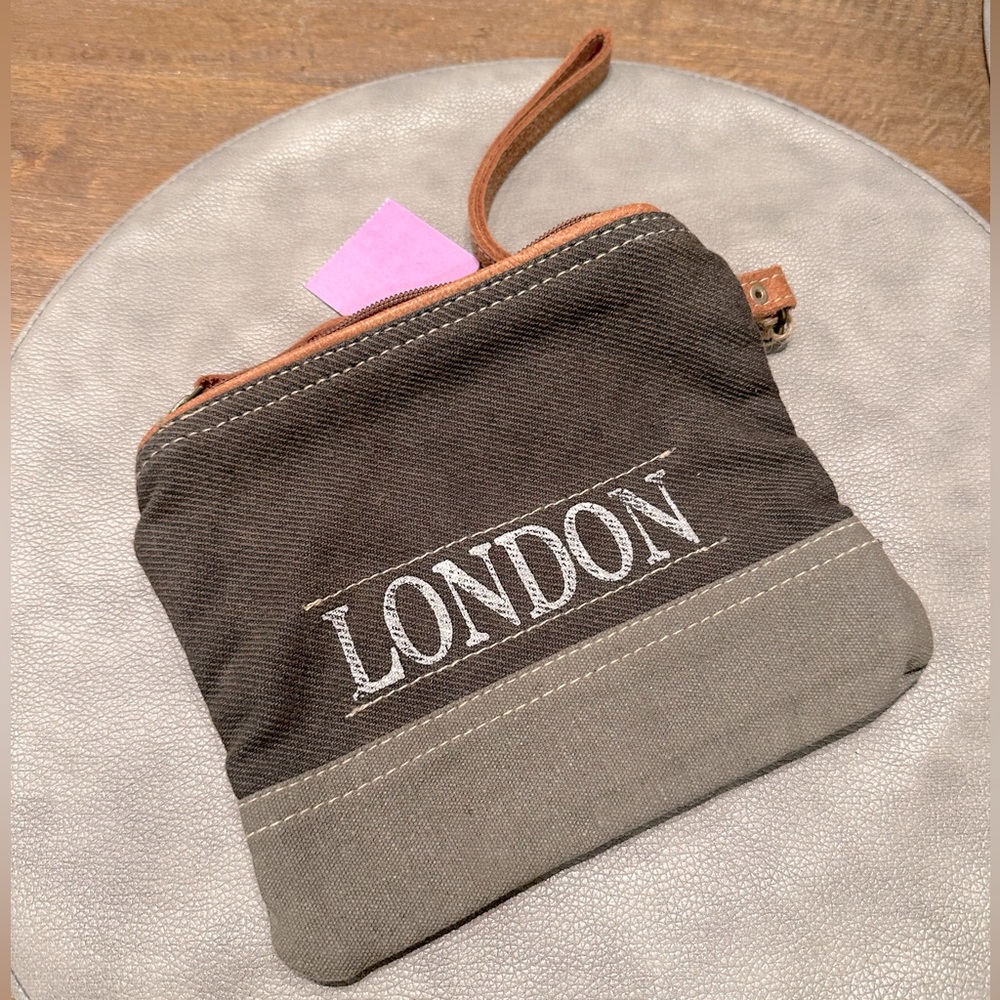 Clea Ray London Wristlet